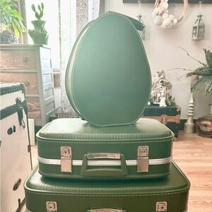 Avocado green Midcentury SET of 4 Luggage pieces, hat box 1960’s